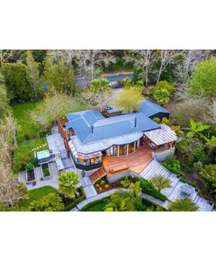 Perfectly Positioned Home in Auckland, New Zealand for sale with Crypto Emporium