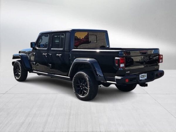 2023 Jeep Gladiator Freedom Crew Cab 4WD - Image 4