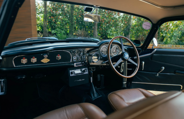 Aston Martin DB4 MK1 cockpit interior