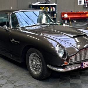 Aston Martin DB6 Coupé classic cars, bitcoin, crypto