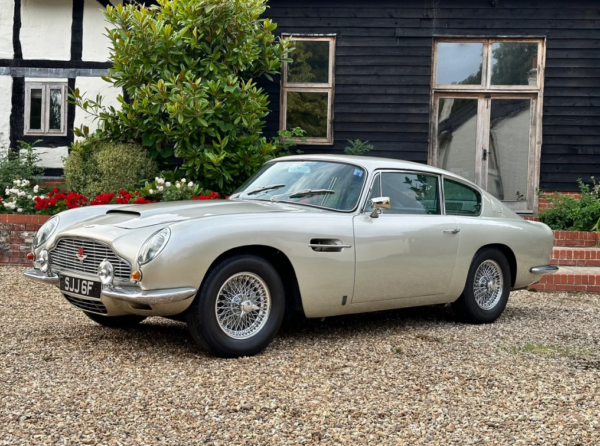 Aston Martin DB6 MK1