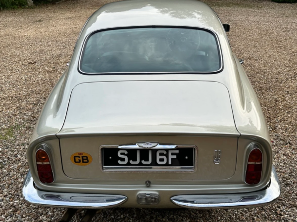 Aston Martin DB6 MK1 back