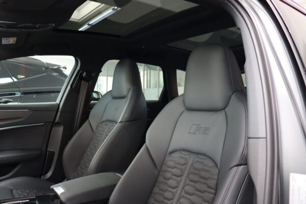 Audi RS6 Avant interior rear