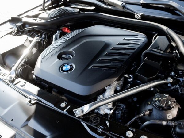 BMW 540d engine bay