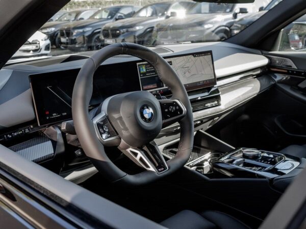 BMW 540d cockpit