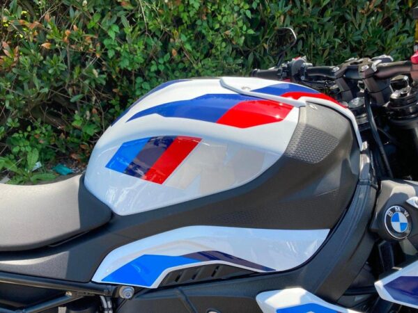 BMW M 1000 R fuel tank