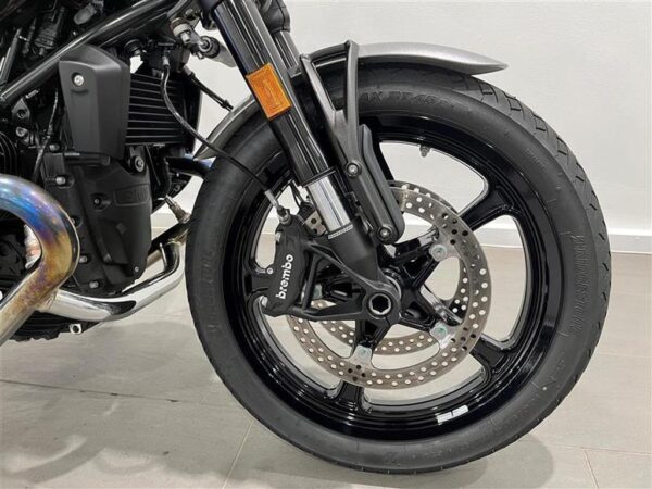 BMW R 12 tire