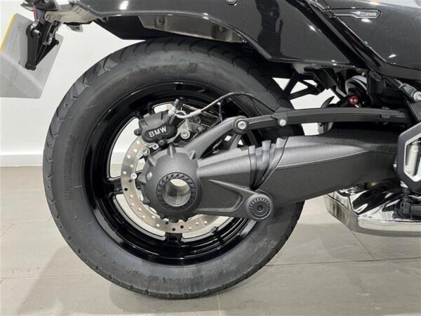 BMW R 12 tire