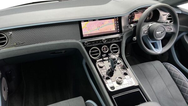 Bentley Continental GT cockpit