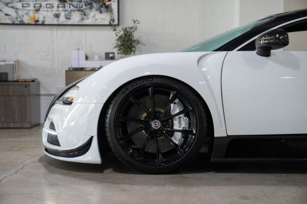 Bugatti Veyron wheel