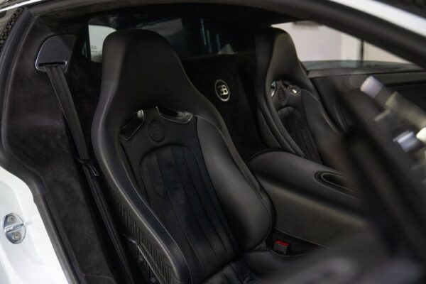 Bugatti Veyron interior seats