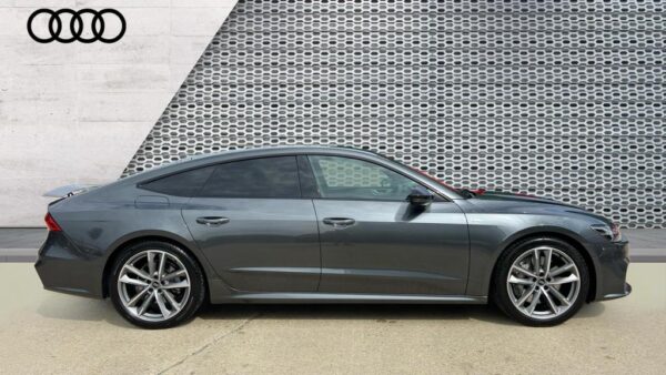 Audi A7 Side view