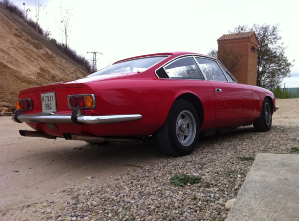 Ferrari 365 GT 2+2 back side