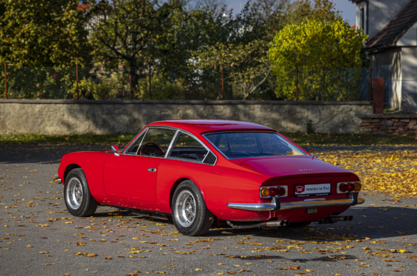 Ferrari 365 GT 2+2 back