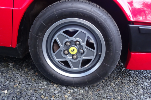 Ferrari Mondial 8 wheel