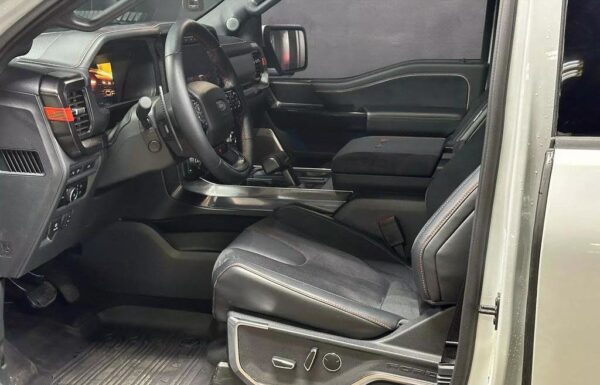 Ford F-150 Raptor front seat