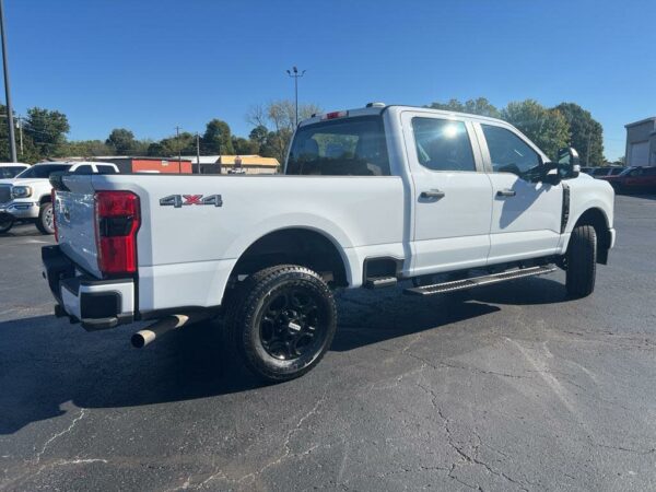 Ford F-250 Super Duty XL side