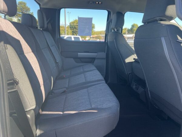 Ford F-250 Super Duty XL rear seats