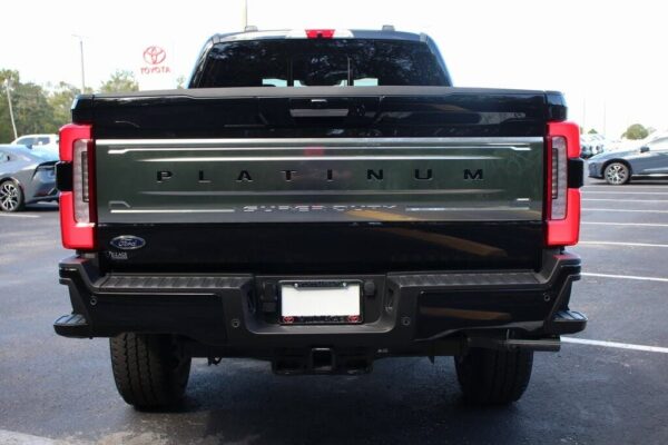 Ford F-350 Super Duty Platinum back