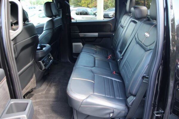 Ford F-350 Super Duty Platinum rear seat