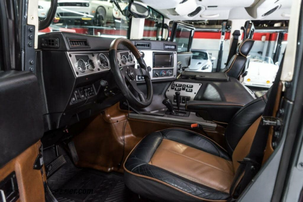 Hummer H1 Alpha front seat