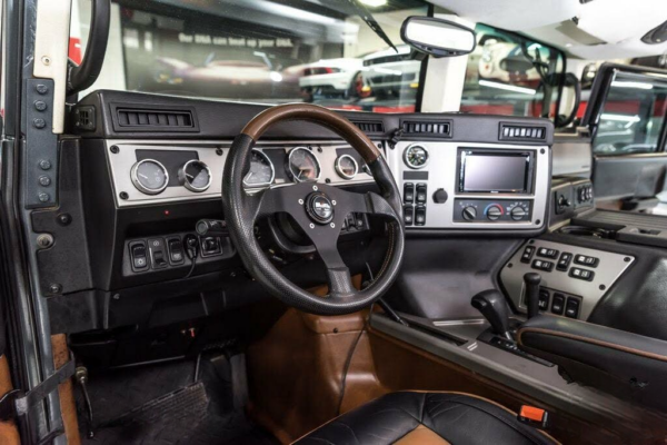 Hummer H1 Alpha cockpit