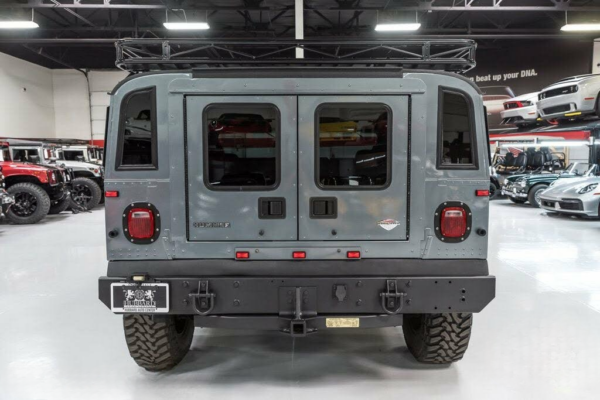 Hummer H1 Alpha back