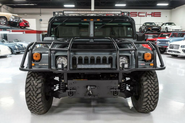 Hummer H1 Alpha front