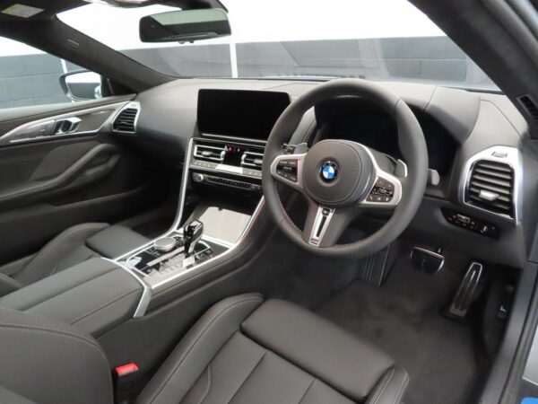 2024 BMW M850i Interior