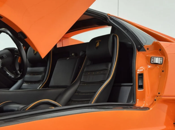 Lamborghini Diablo seats interior