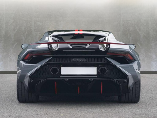 Lamborghini Huracan back