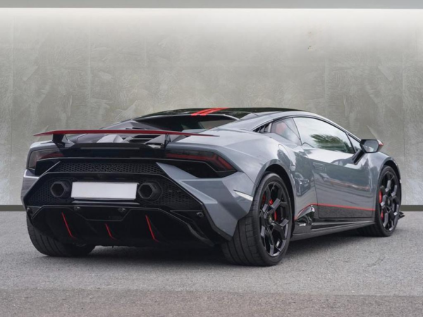 Lamborghini Huracan back side