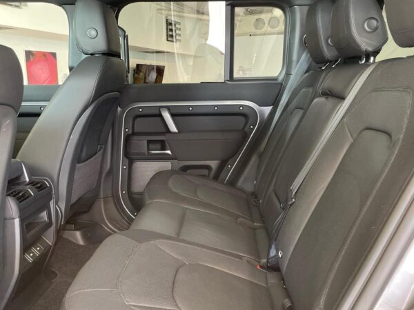 Land Rover Defender 110 rear seat