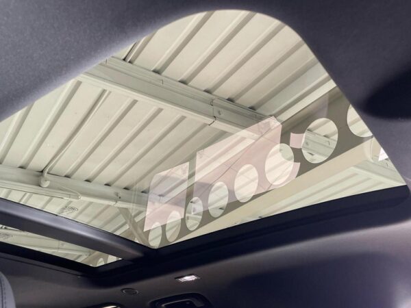 Land Rover Defender 110 sunroof