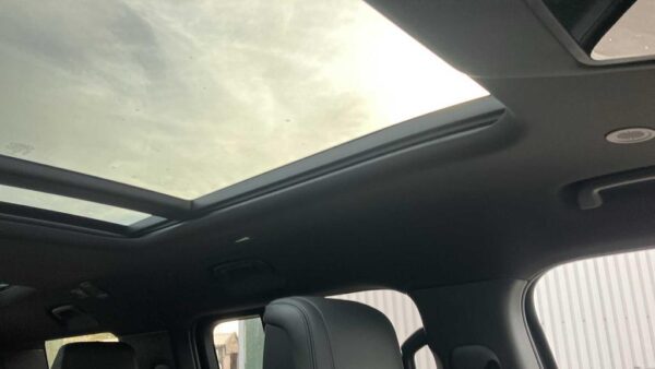 Land Rover Defender 130 sunroof