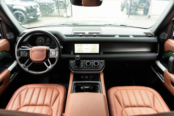 Land Rover Defender 90 cockpit