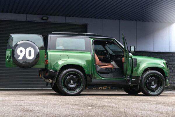 Land Rover Defender 90 door