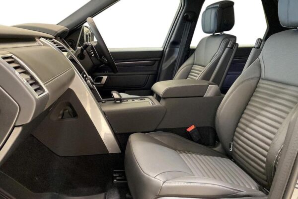 Land Rover Discovery front seat