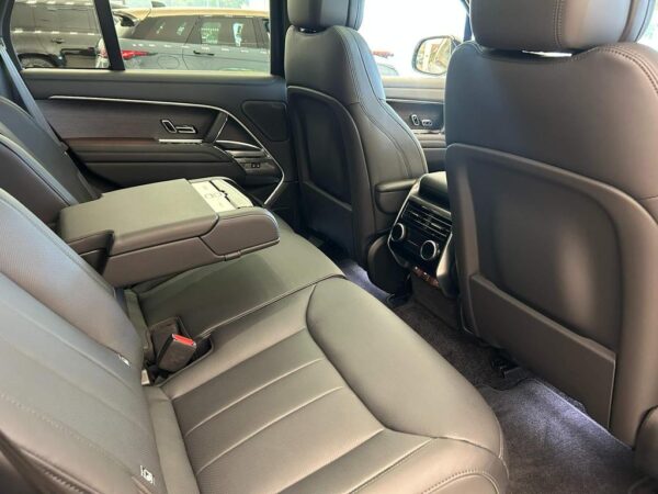 Land Rover Range Rover rear seat