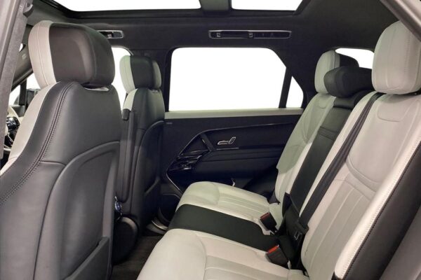 Land Rover Range Rover Sport rear seat