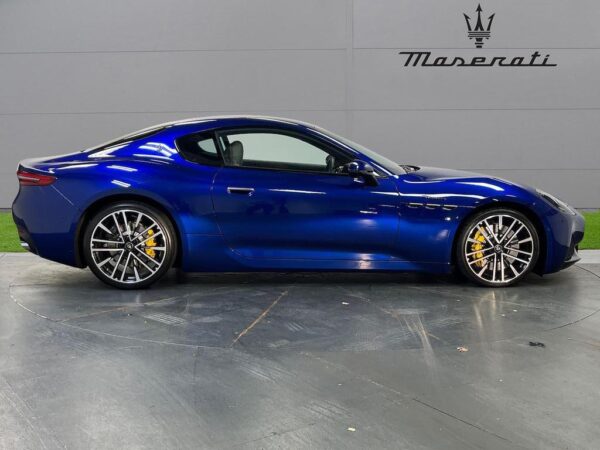 Maserati Granturismo side