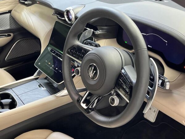 Maserati Granturismo cockpit