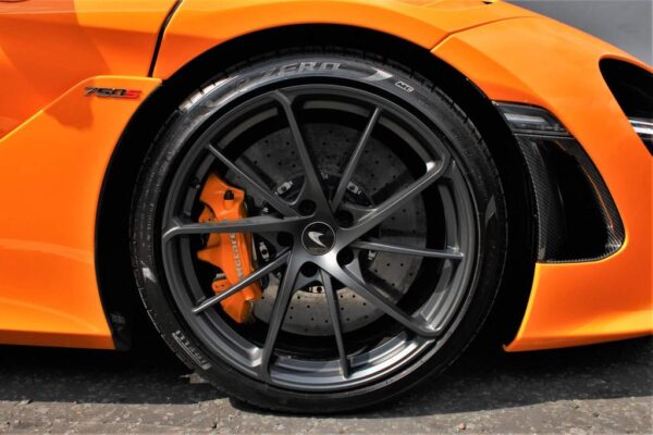 McLaren 750S wheel