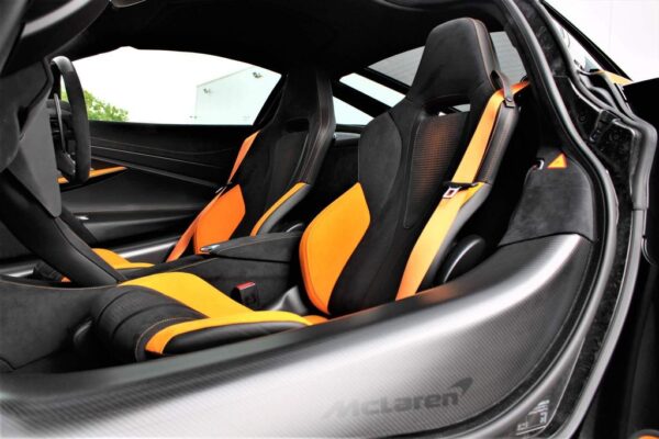 McLaren 750S interior seats