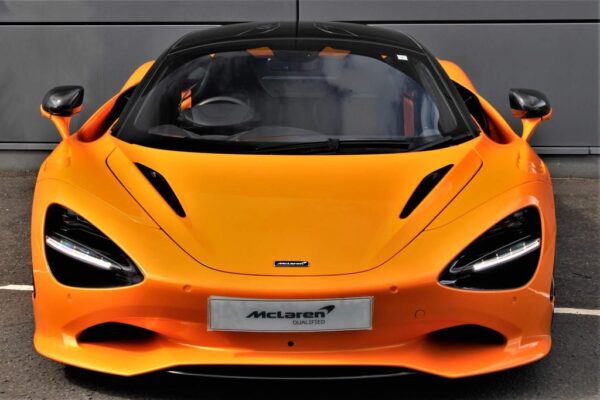 McLaren 750S front