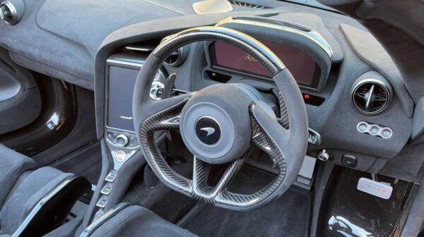 McLaren 765LT steering wheel