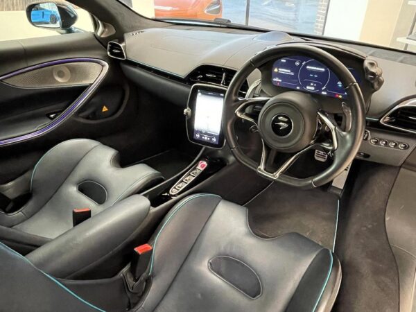 McLaren Artura cockpit