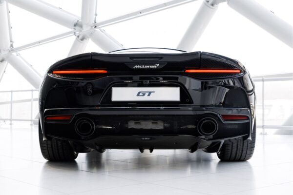 McLaren GT back