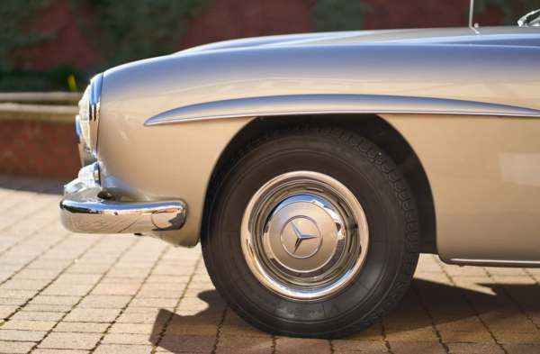 Mercedes-Benz 190SL wheel