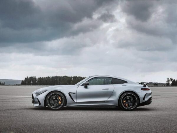 Mercedes-Benz AMG GT side